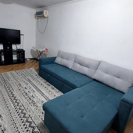 Apartment On Toktogula Bishkek Bagian luar foto