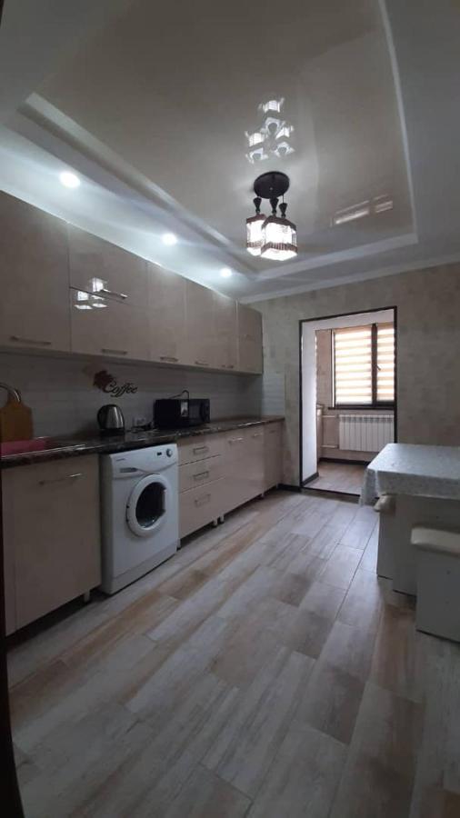 Apartment On Toktogula Bishkek Bagian luar foto