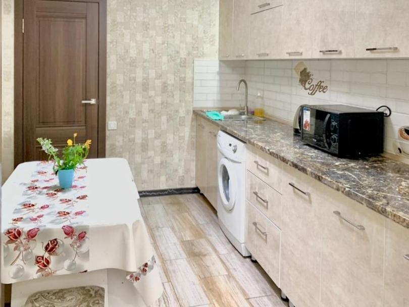 Apartment On Toktogula Bishkek Bagian luar foto
