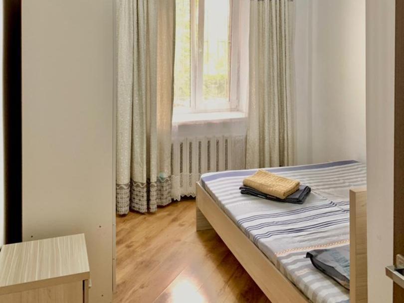 Apartment On Toktogula Bishkek Bagian luar foto